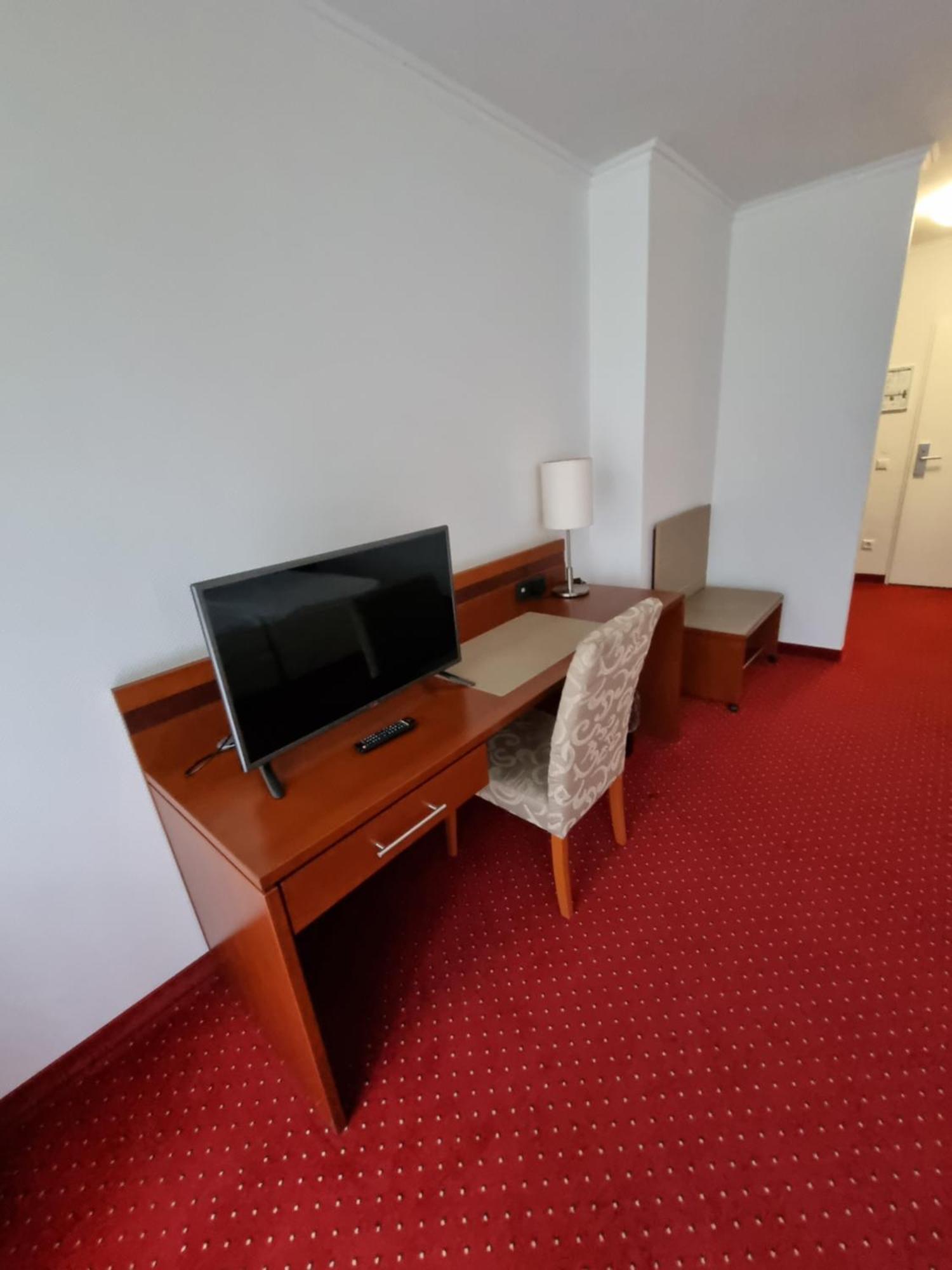 Hotel Am Rosenpark Aachen Bagian luar foto