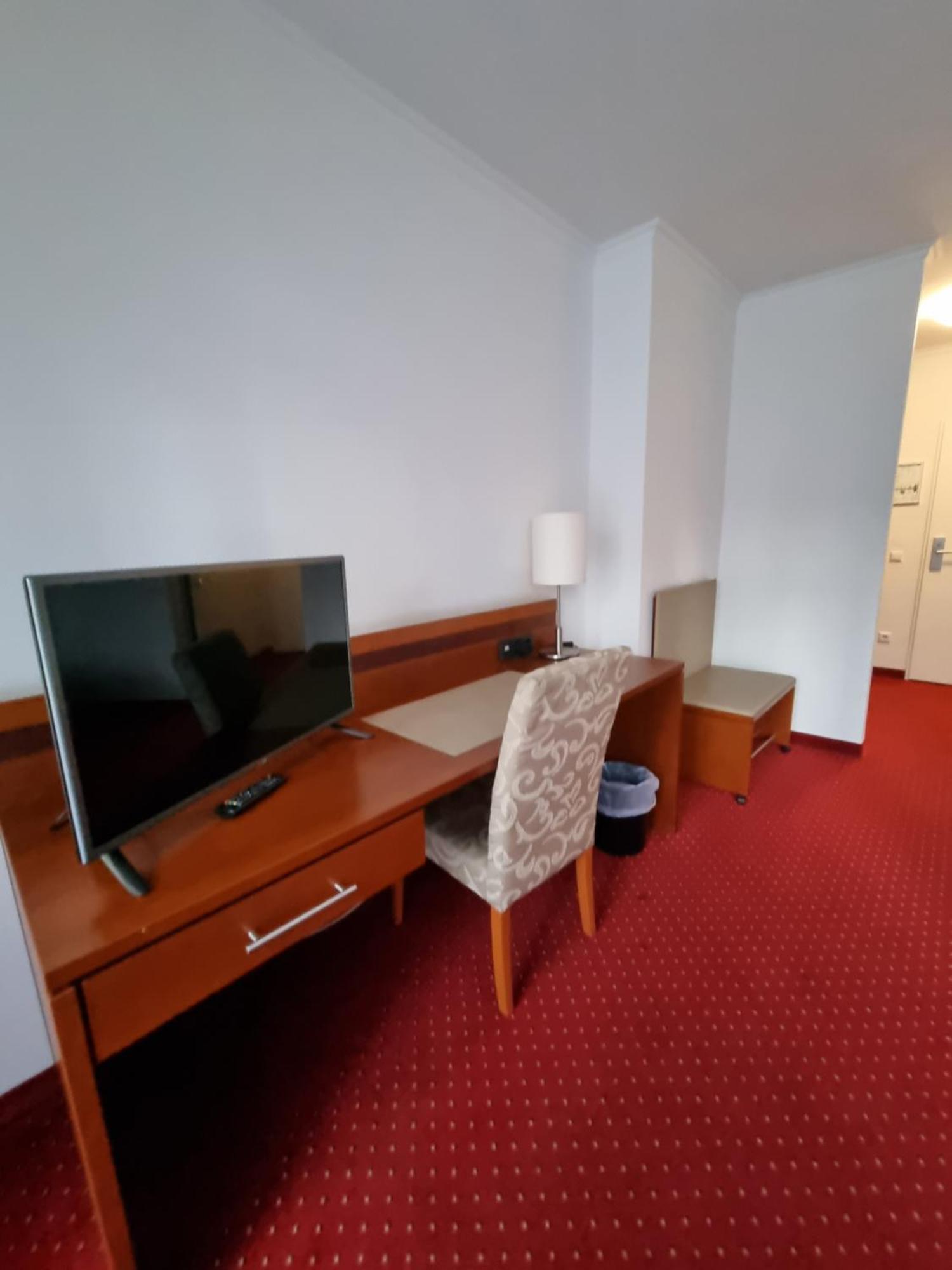 Hotel Am Rosenpark Aachen Bagian luar foto