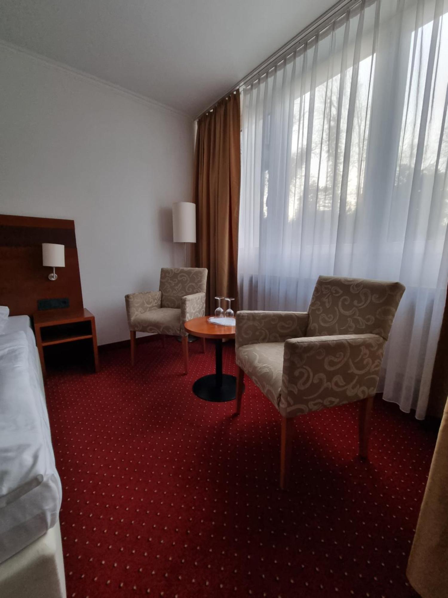 Hotel Am Rosenpark Aachen Bagian luar foto
