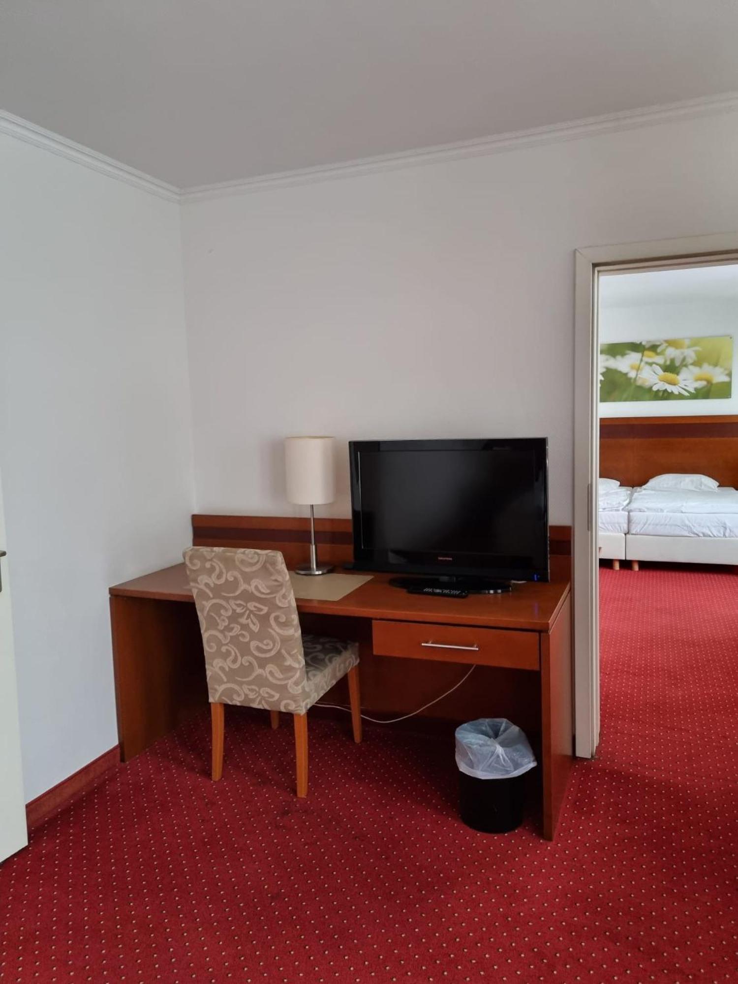 Hotel Am Rosenpark Aachen Bagian luar foto