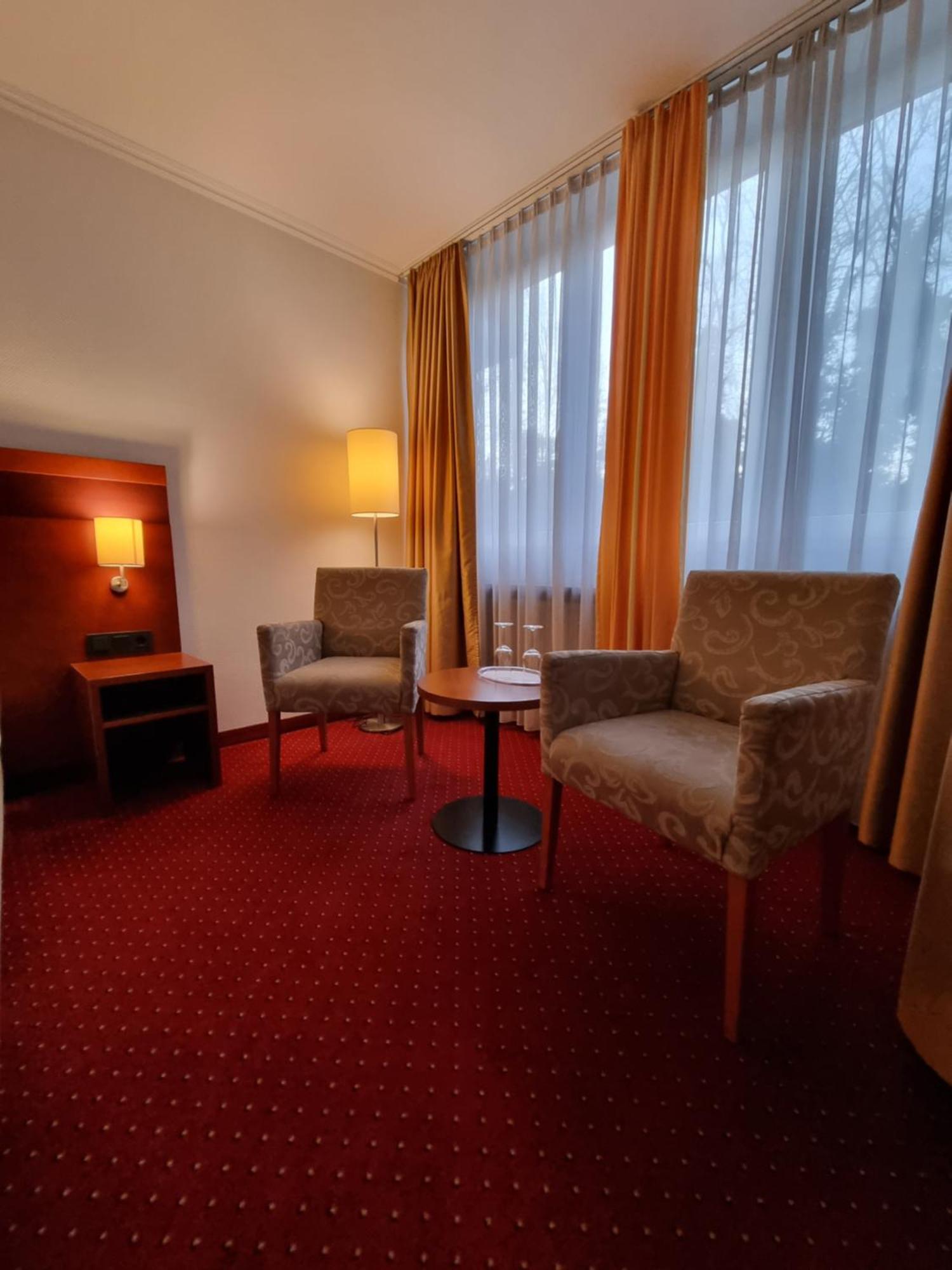 Hotel Am Rosenpark Aachen Bagian luar foto