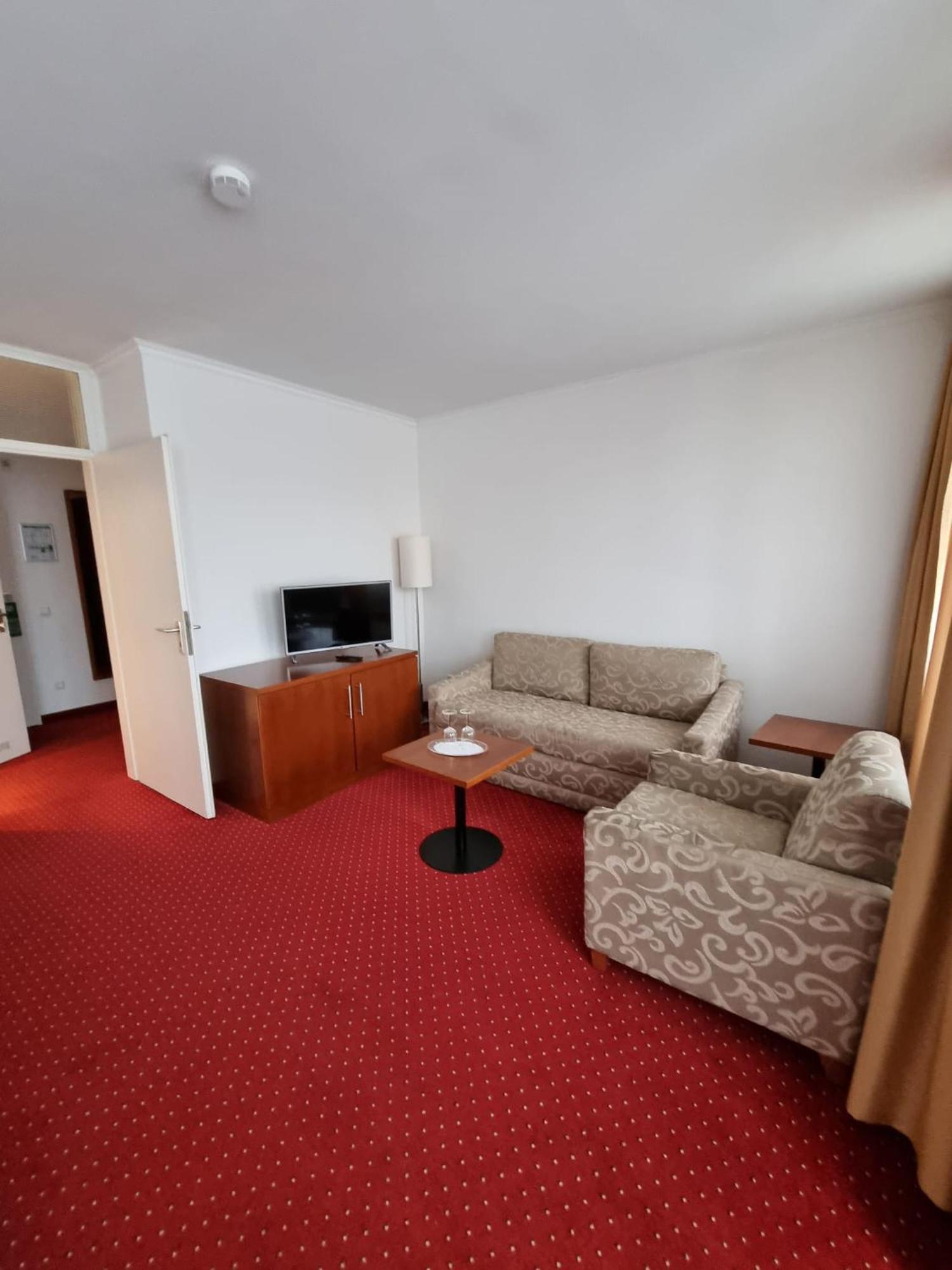 Hotel Am Rosenpark Aachen Bagian luar foto
